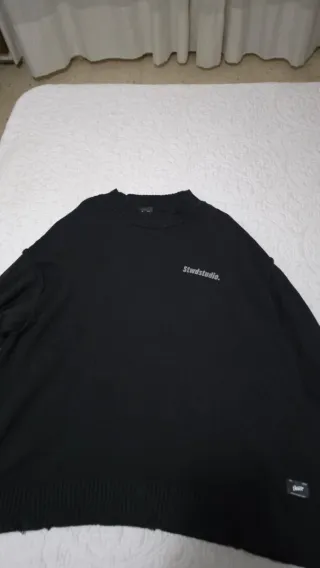 Jersey Pull and Bear Bright New Future Talla L