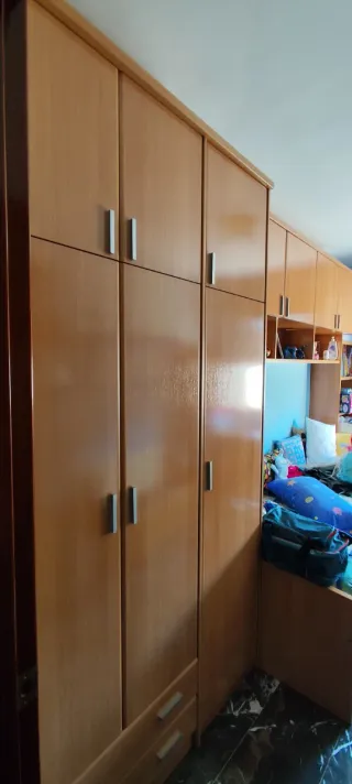 Habitación juvenil nido con armario