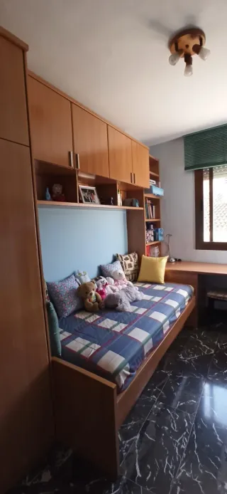 Habitación juvenil nido con armario