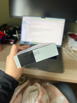 UGREEN MagFlow Cargador Inalámbrico 2 en 1