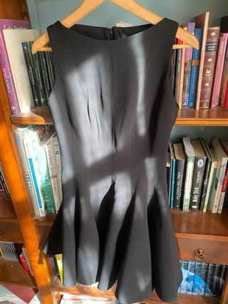 Vestido negro Zara elegante