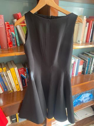 Vestido negro Zara elegante