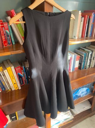 Vestido negro Zara elegante