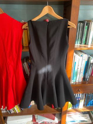 Vestido negro Zara elegante