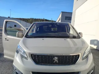 Peugeot Traveller 2021