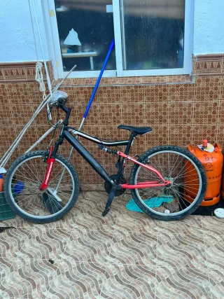 Bicicleta Montaña Negra y Roja niños 8/12 años