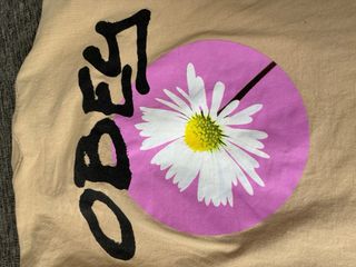 Camiseta Obey Beige Estampado Floral Talla S
