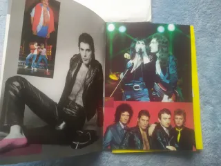 Queen magazine. 2 números.