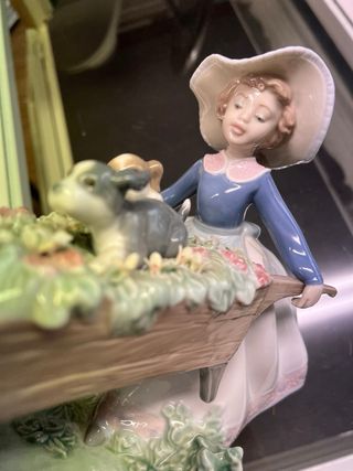 Figura Lladro Niña con Carretilla Flores