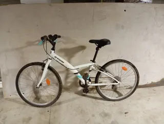 Bicicleta BTWIN blanca