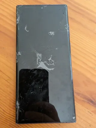 Samsung Galaxy S22 Ultra y Xiaomi Redmi 9A