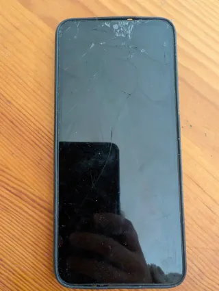 Samsung Galaxy S22 Ultra y Xiaomi Redmi 9A