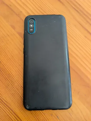 Samsung Galaxy S22 Ultra y Xiaomi Redmi 9A