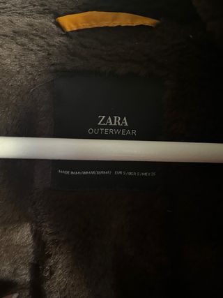 Chaqueta Zara Mostaza