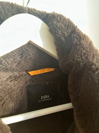 Chaqueta Zara Mostaza