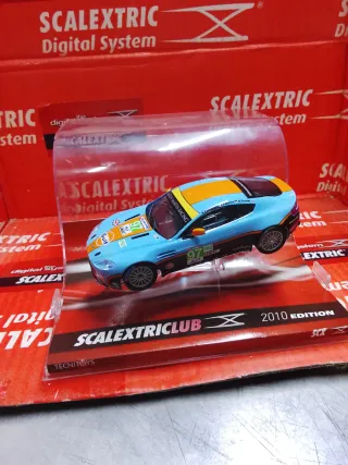 Scalextric Aston Martin Vantage Digital