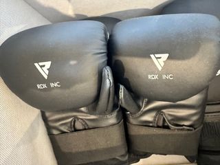 Saco de boxeo RDX + 2 pares guantes