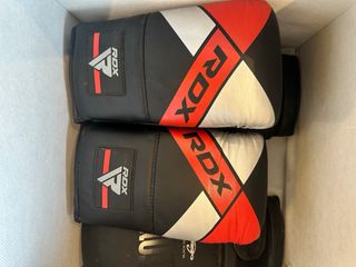 Saco de boxeo RDX + 2 pares guantes