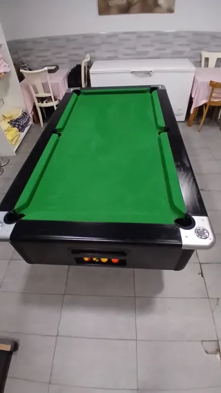 Mesa de billar verde