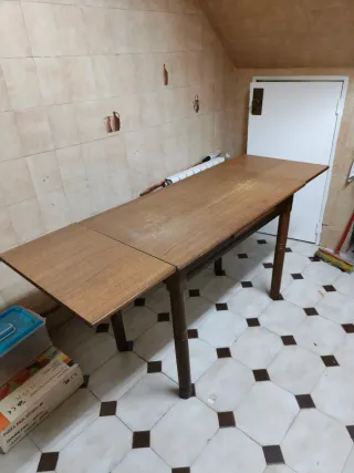 Mesa de cocina extensible de madera
