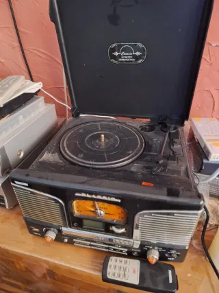 Tocadiscos, CD, USB y Radio