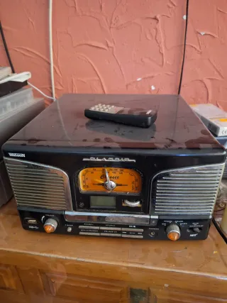 Tocadiscos, CD, USB y Radio