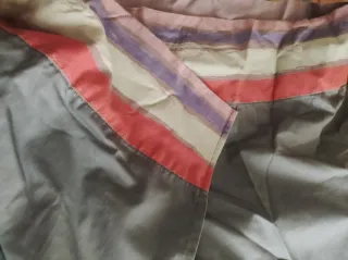 2 Tende in tessuto blu, grigio, rosso