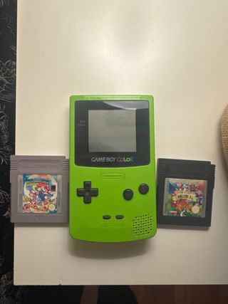 Nintendo Game Boy Color + 2 Juegos