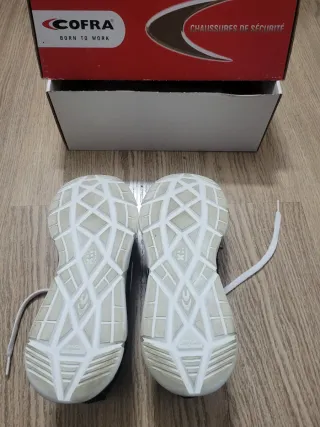 Zapatos de seguridad Cofra negros y blancos