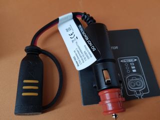 Conector y comprobador de baterías