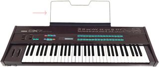 Atril original de sintetizador Yamaha DX7