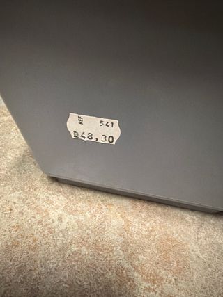 Jaula para conejos gris y multicolor