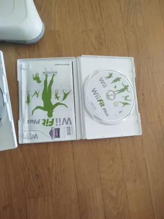 Nintendo Wii Fit + juegos de entrenamiento
