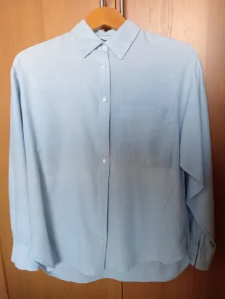 Camisa azul claro