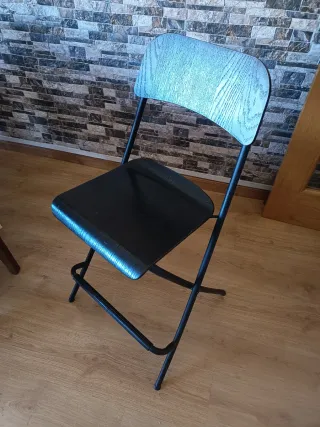 Taburete alto plegable negro