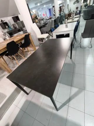 Mesa comedor mármol y metal