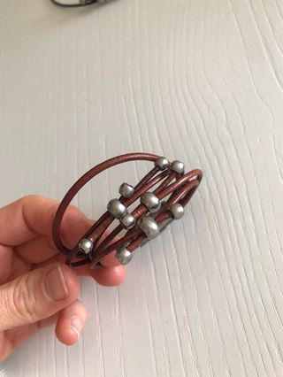 Conjunto de collar y pulsera