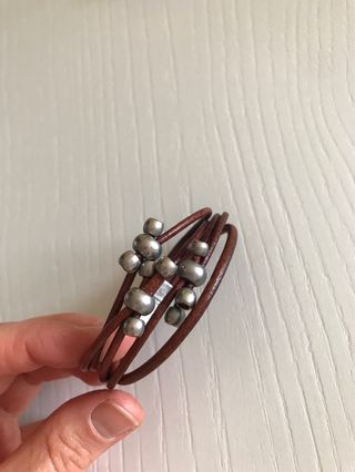 Conjunto de collar y pulsera