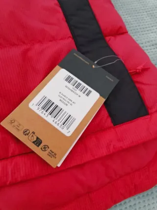 Chaqueta The North Face Negra y Roja, tM, nueva