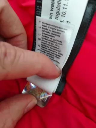 Chaqueta The North Face Negra y Roja, tM, nueva