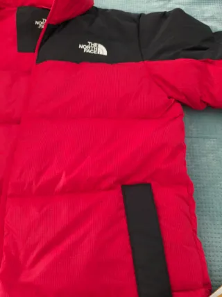 Chaqueta The North Face Negra y Roja, tM, nueva