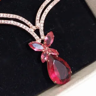 Conjunto collar y pendientes fiesta color  rubí