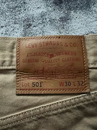 Pantalón Levi's 501 Marrón (British Khaki) nuevo.