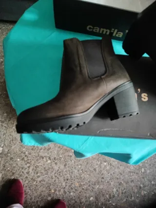 Botines Marrones café muy bonito