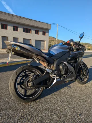 Yamaha R1 2005