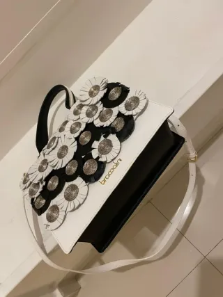 Borsa Braccialini floreale bianca e nera
