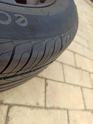 Neumáticos con llantas coche BMW prácticamente nue