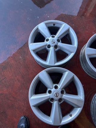 Llantas Nissan 17 Pulgadas (4 Unidades)