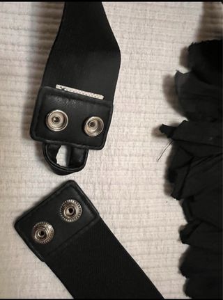 Cinturón elástico negro con flores