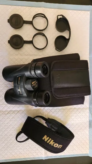 Prismáticos Nikon Monarch 5 10x42